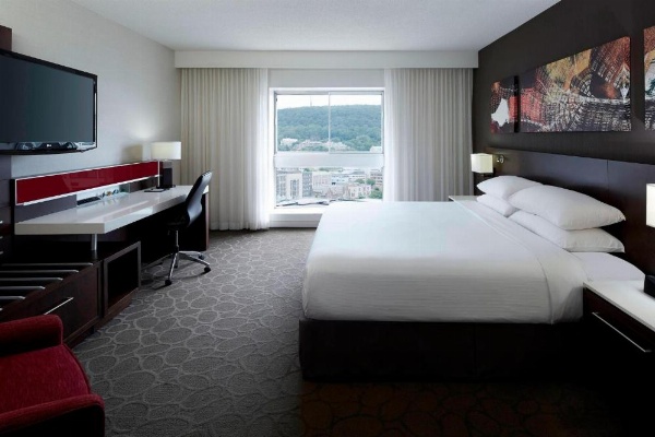 Delta Hotels by Marriott Montreal image 10