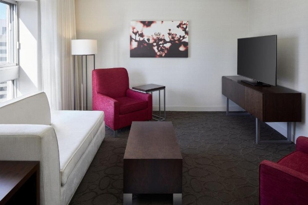 Delta Hotels by Marriott Montreal image 21