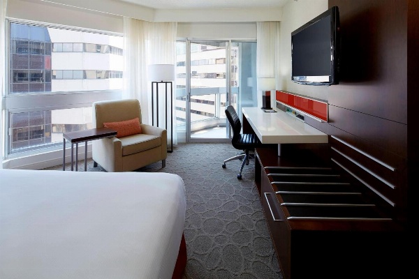 Delta Hotels by Marriott Montreal image 7